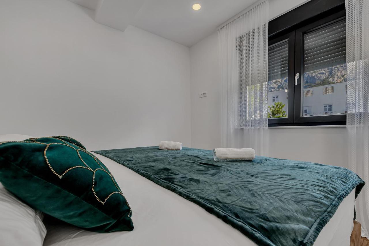 Laurus Makarska Accommodation Exterior photo