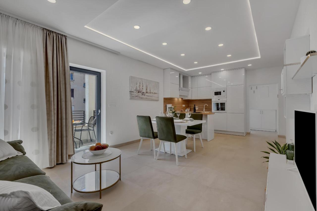 Laurus Makarska Accommodation Exterior photo