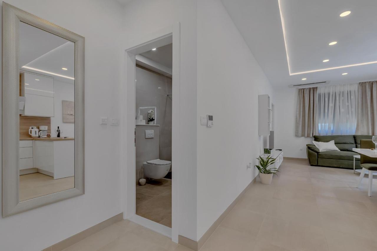 Laurus Makarska Accommodation Exterior photo