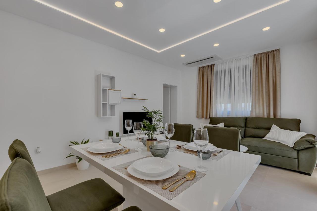 Laurus Makarska Accommodation Exterior photo