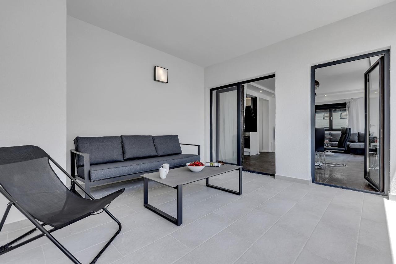 Laurus Makarska Accommodation Exterior photo